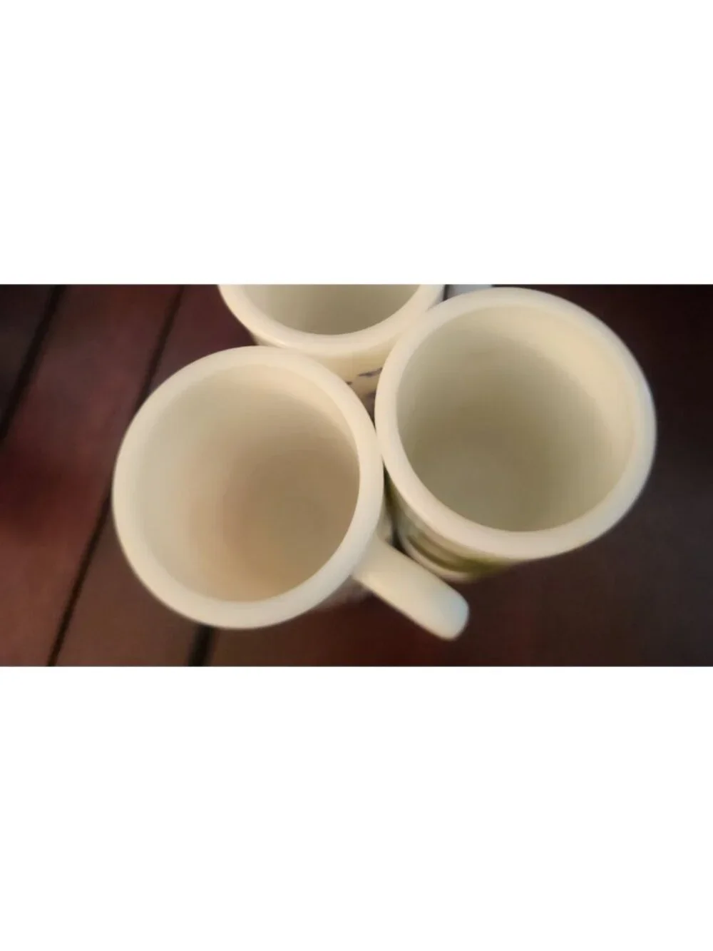 Set Of 2 Vintage Milk Glass Pedestal Mugs Colonial Design in Red n Green